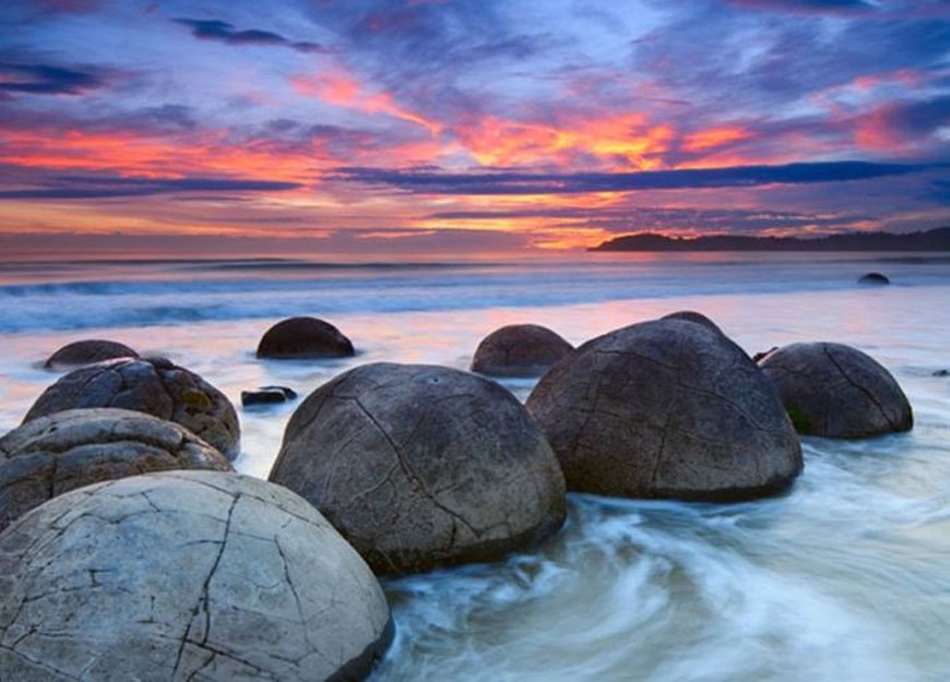 explore Moeraki